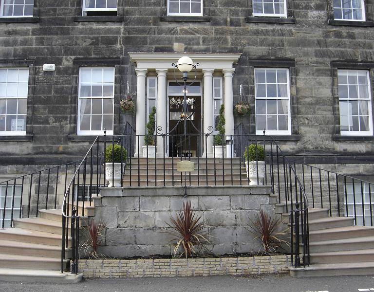 Beechwood House - Murrayfield Hospital.jpg - The frontage of Beechwood House now the BUPA Murrayfield Hospital.